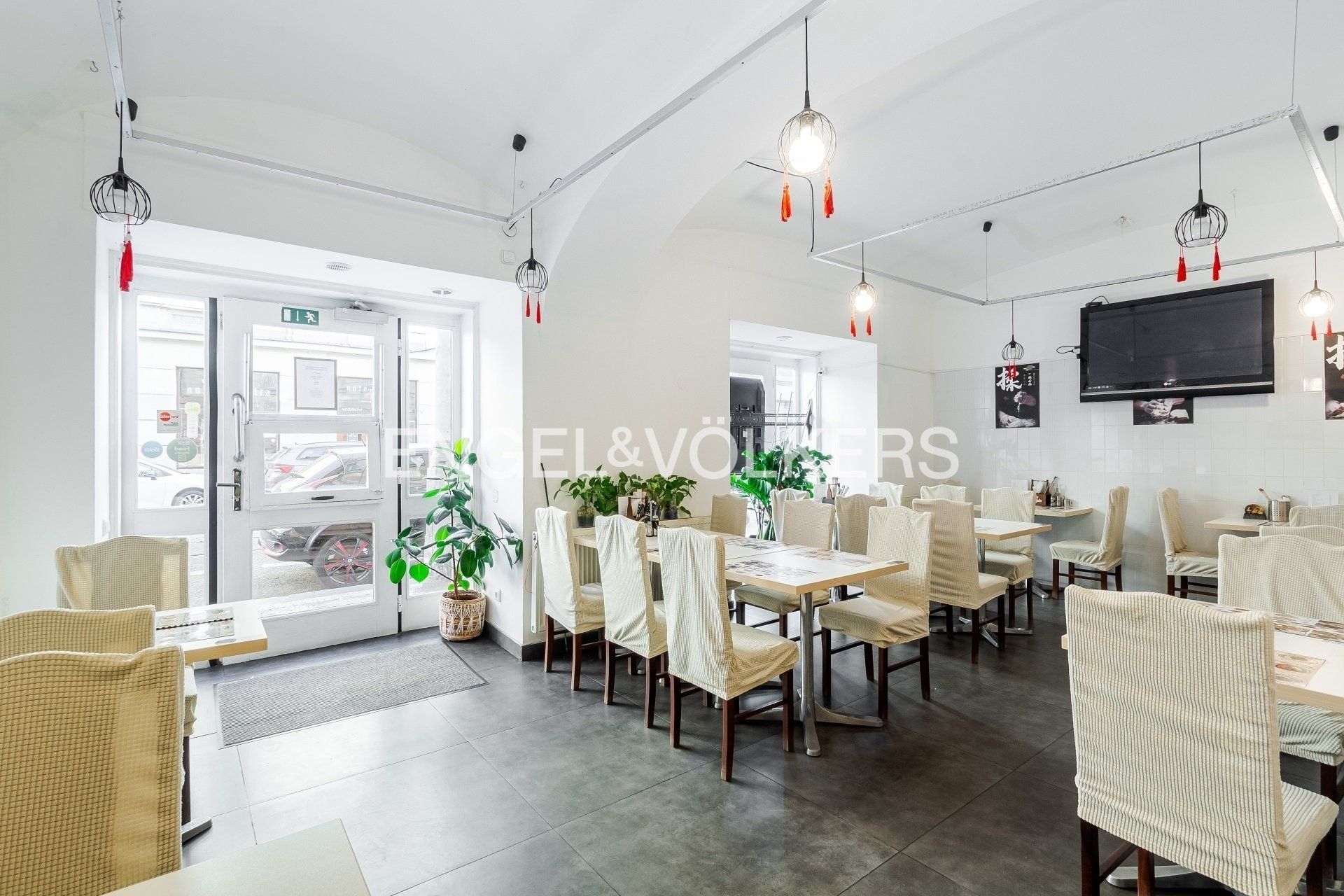 Restaurace · 189 m² · Sokolovská 106, Praha Karlín - 3