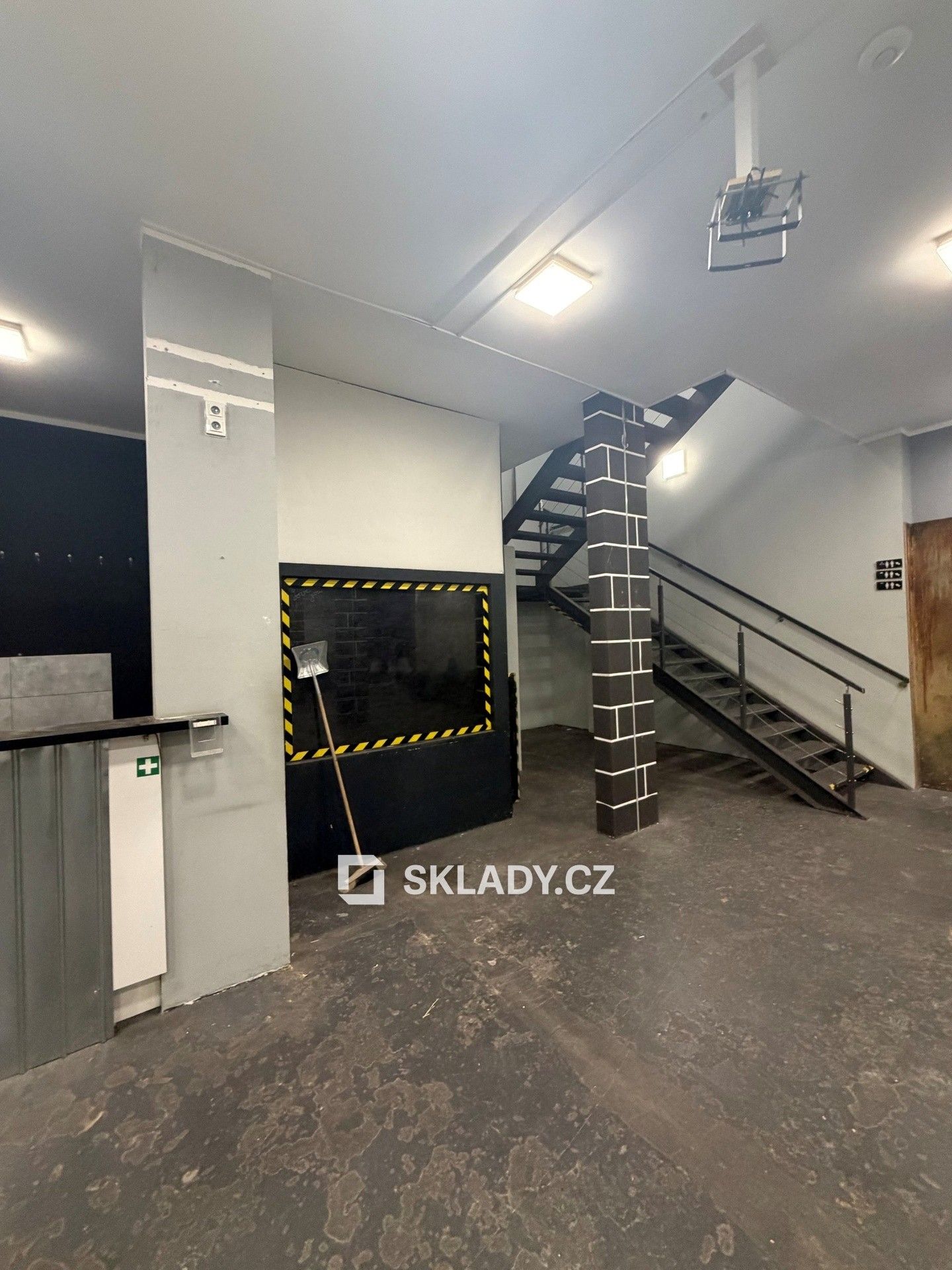 Sklad · 1 000 m² · Praha - 3