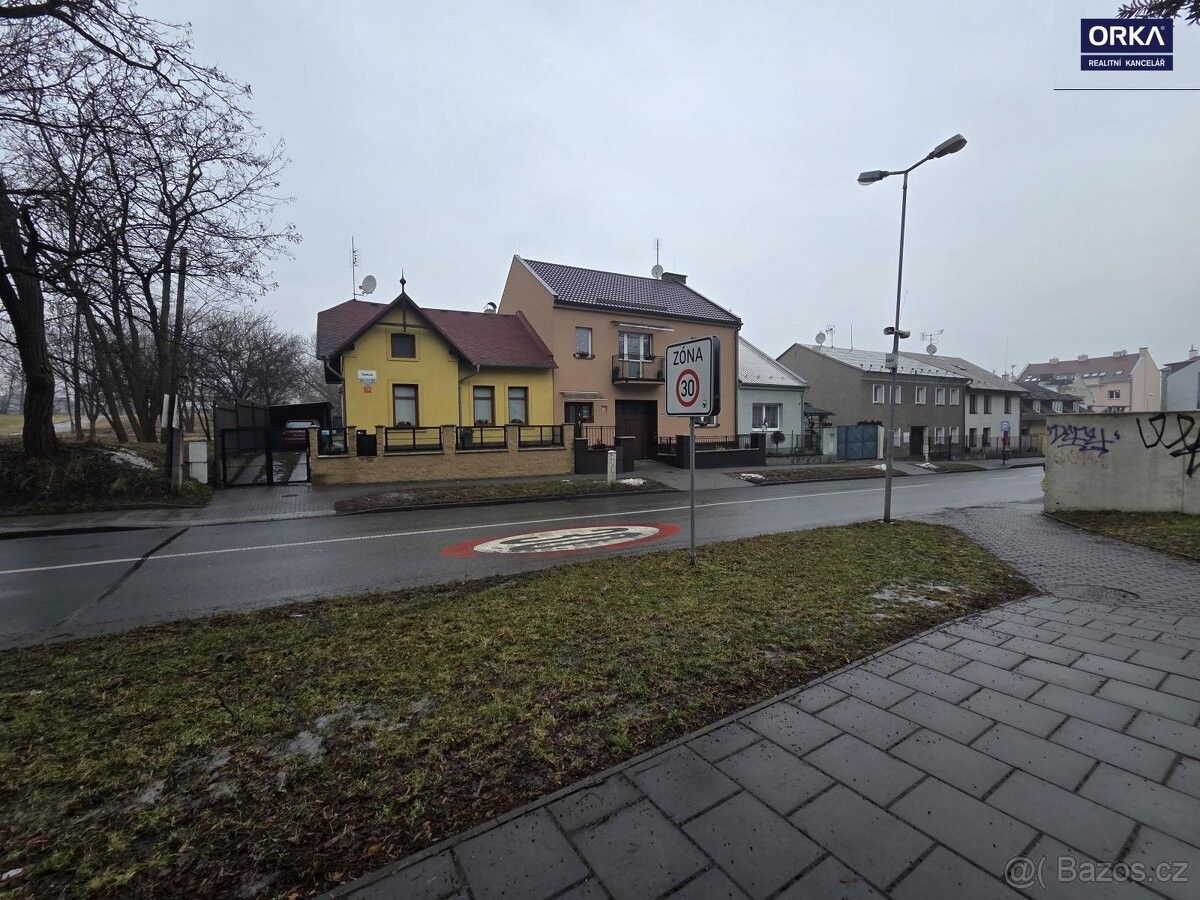 Byty, Police nad Metují, 549 54