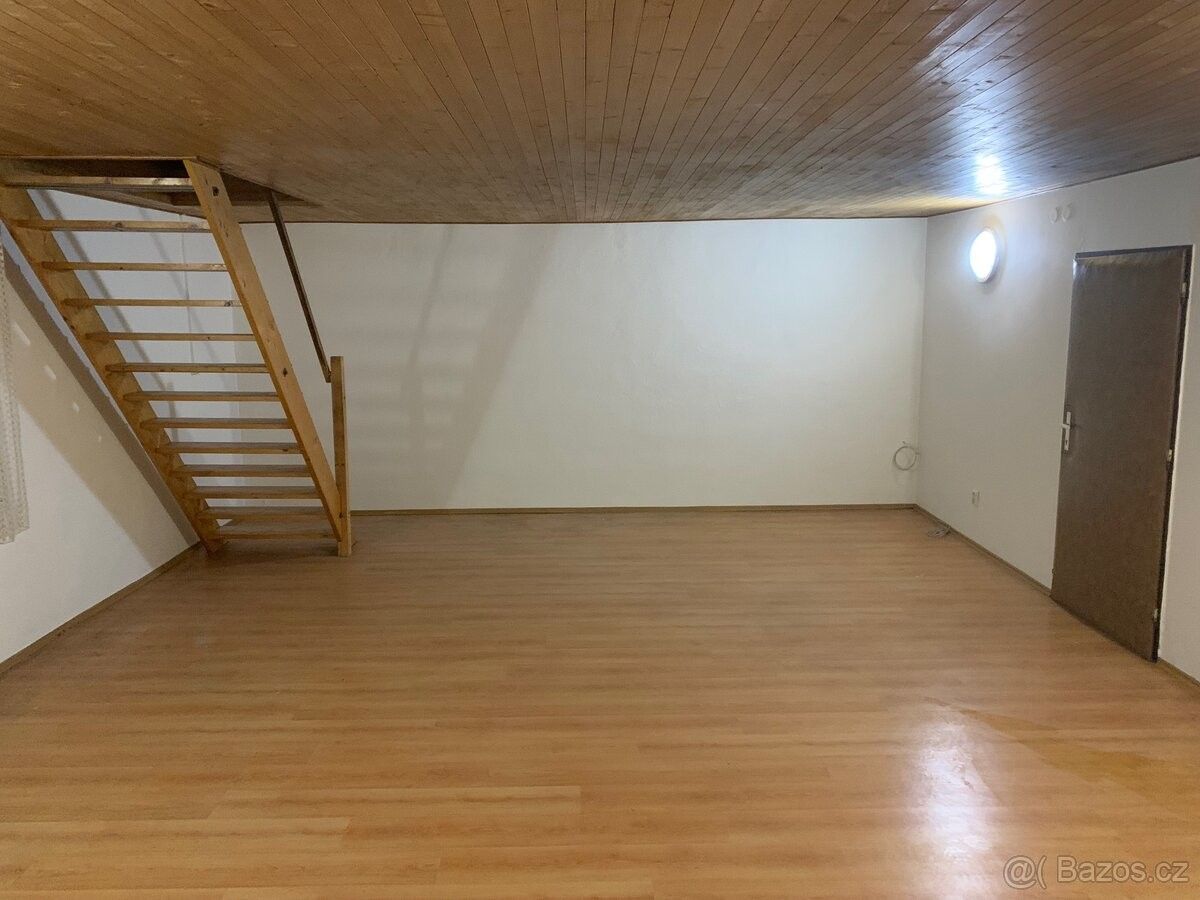 Pronájem byt - Velké Popovice, 251 69