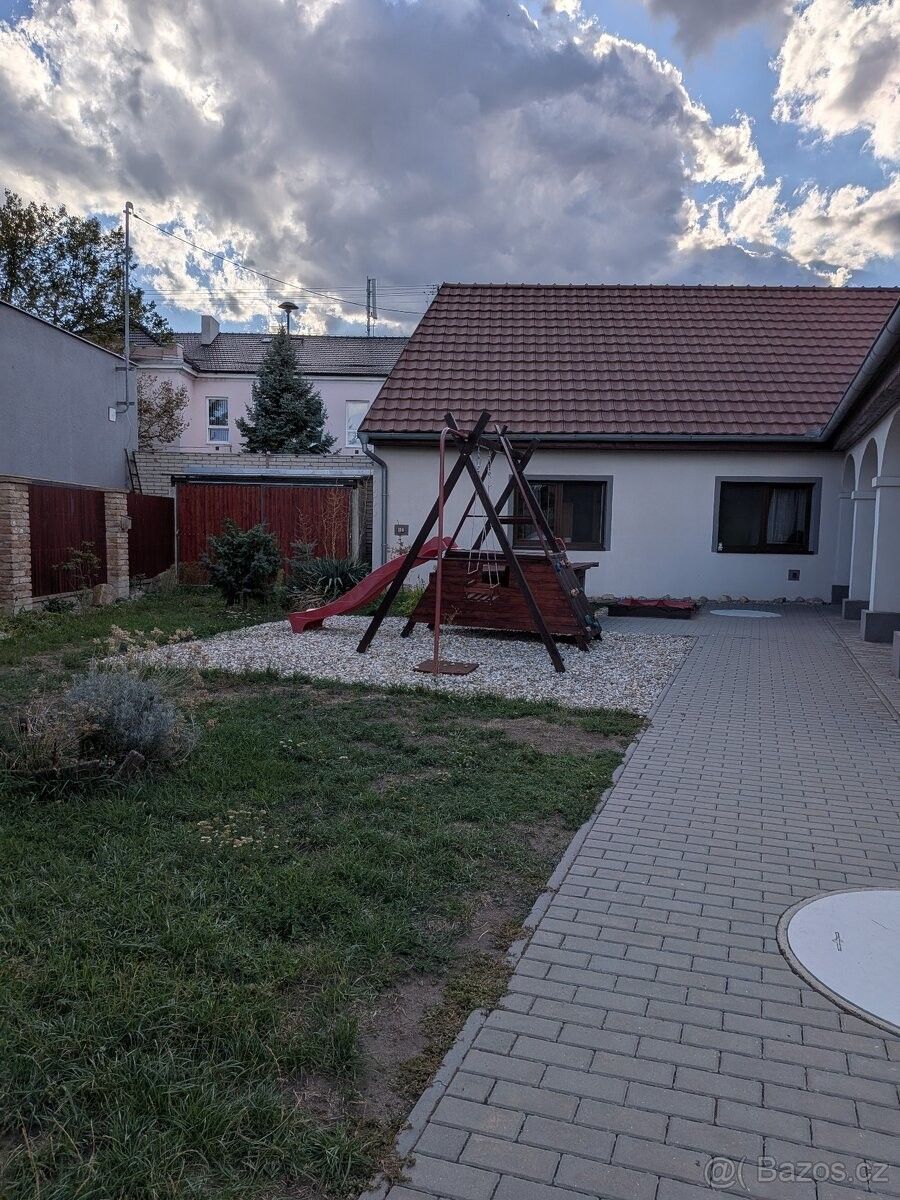 Rodinné domy, Březí u Mikulova, 691 81