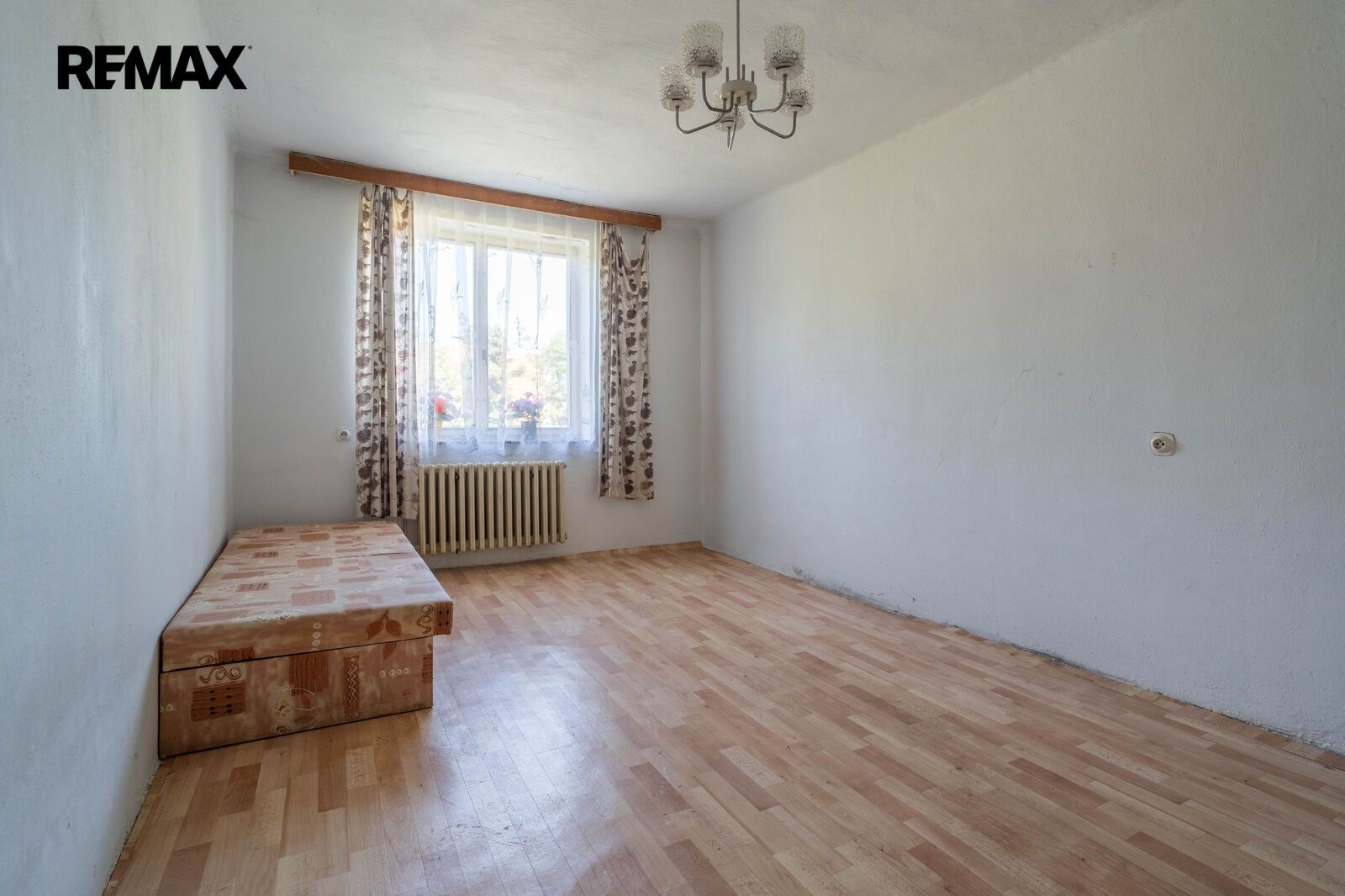 Prodej rodinný dům - Zlátenka, 425 m² - 5