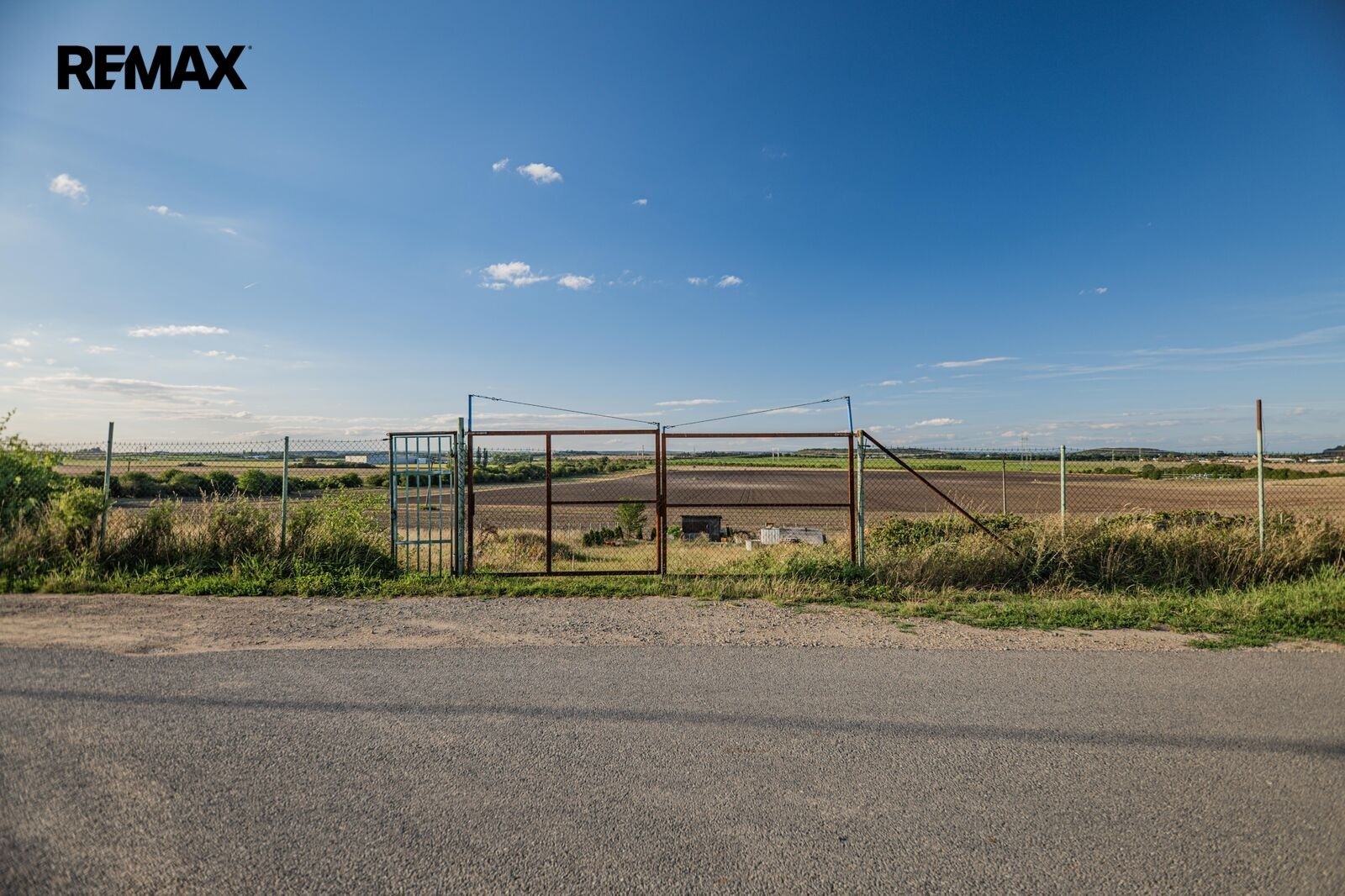 Pozemek pro bydlení · 1 295 m² · Vykáň - 4