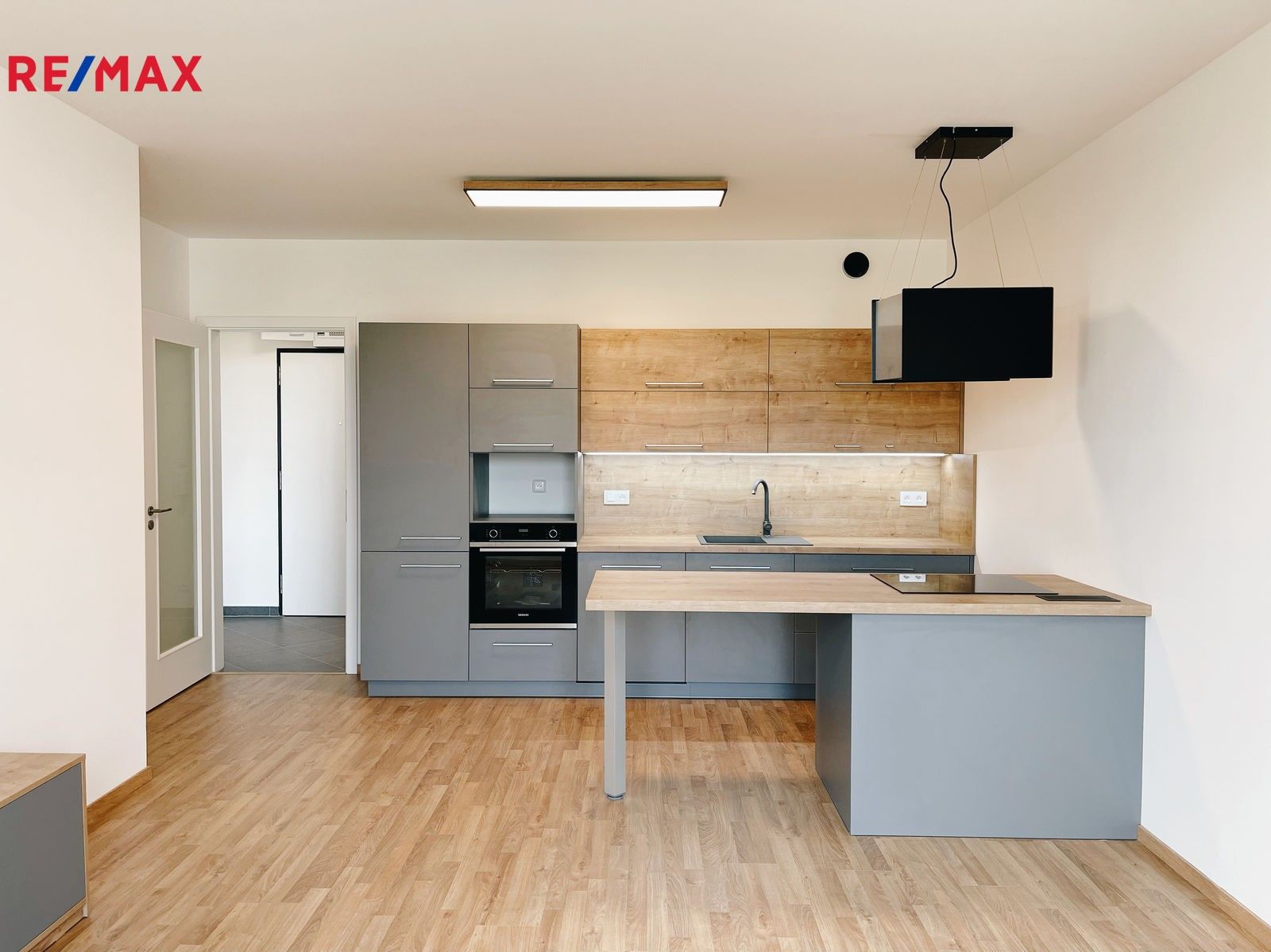 2+kk, Drnovská, Praha, 55 m²