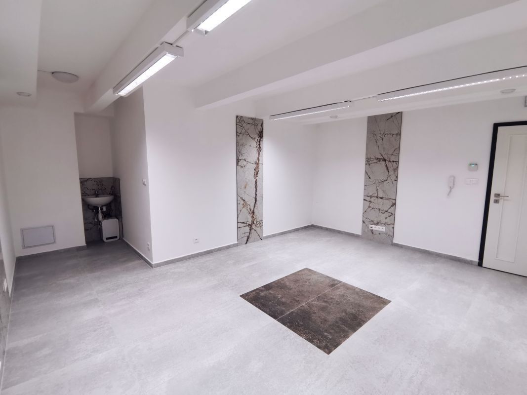 Komerční nemovitost · 24 m² · Hrádecká 493, Sušice II - 4