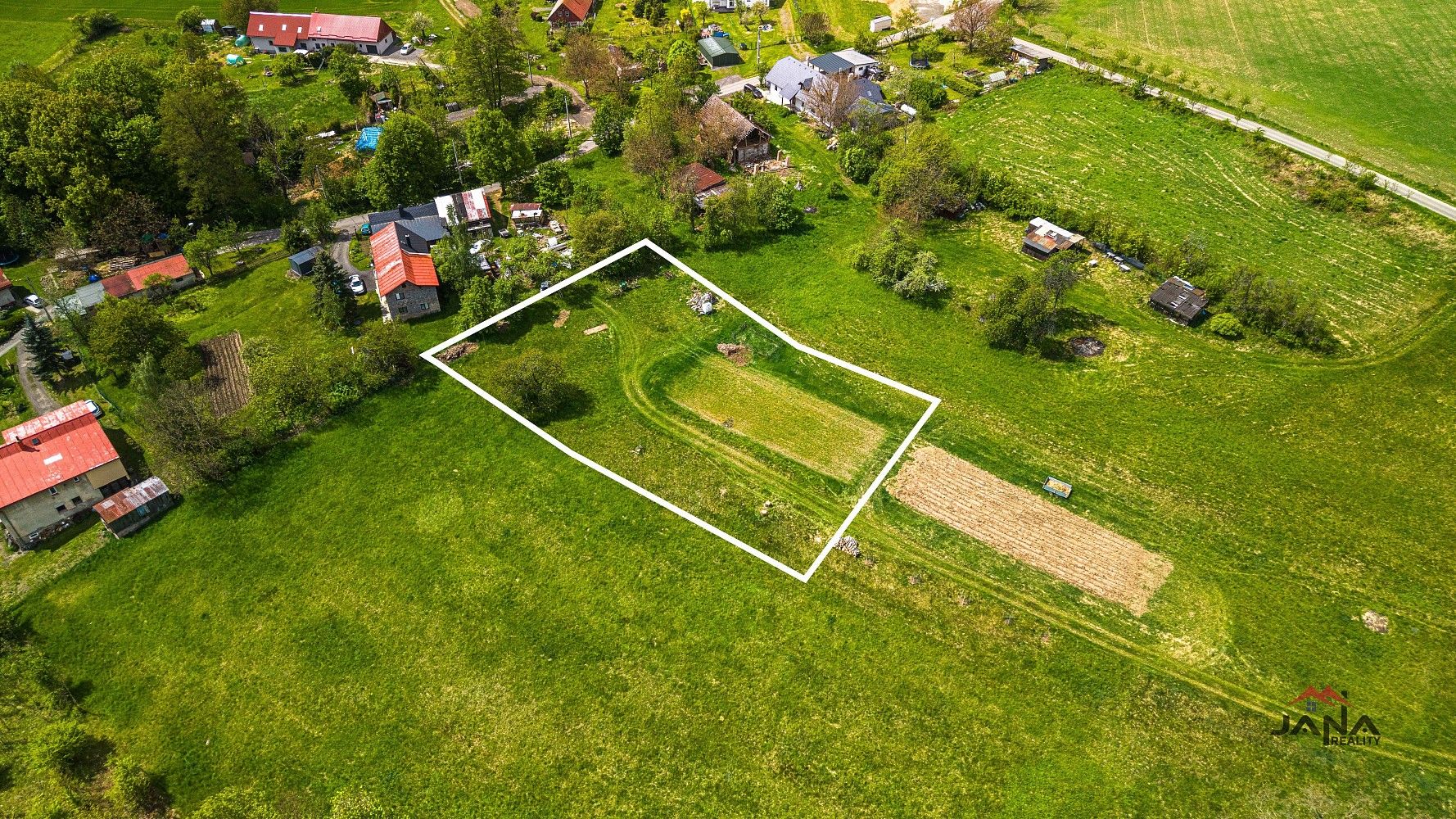 Pozemek pro bydlení, 2 092 m²