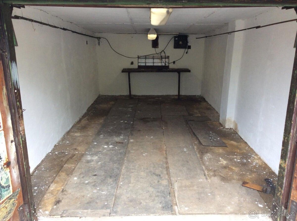 Garáže, Karlovy Vary, 360 01