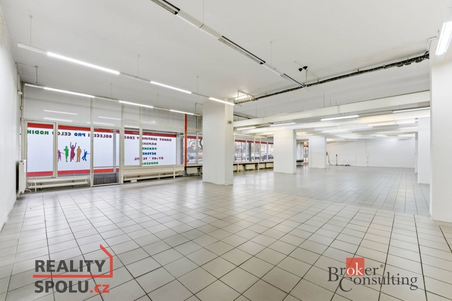 Pronájem obchodní prostory - Palackého třída, Pardubice, 395 m²