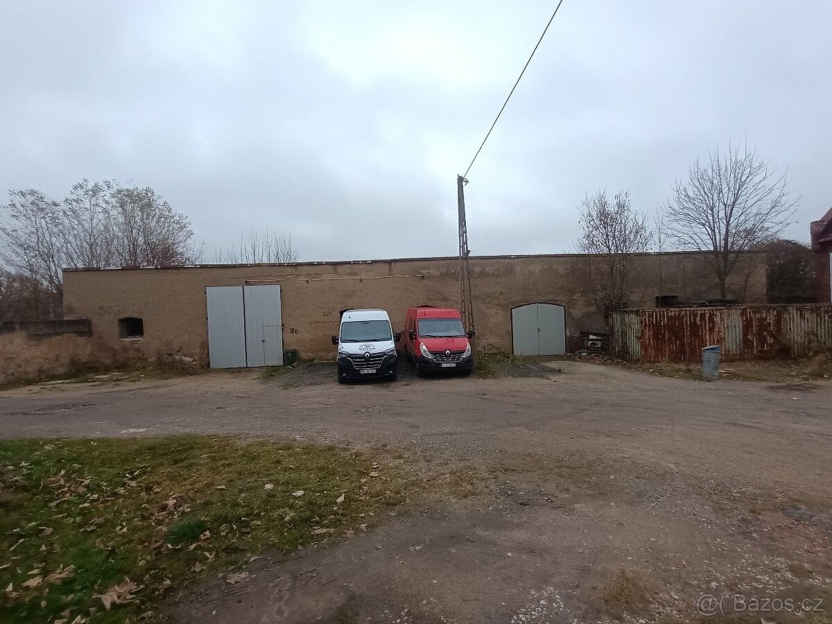 Sklady, 987 66, Zahraničí