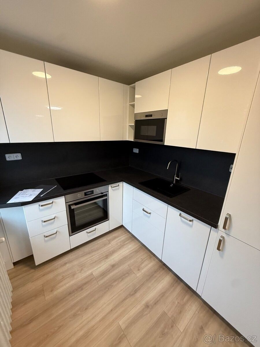 Pronájem byt - Praha, 190 00
