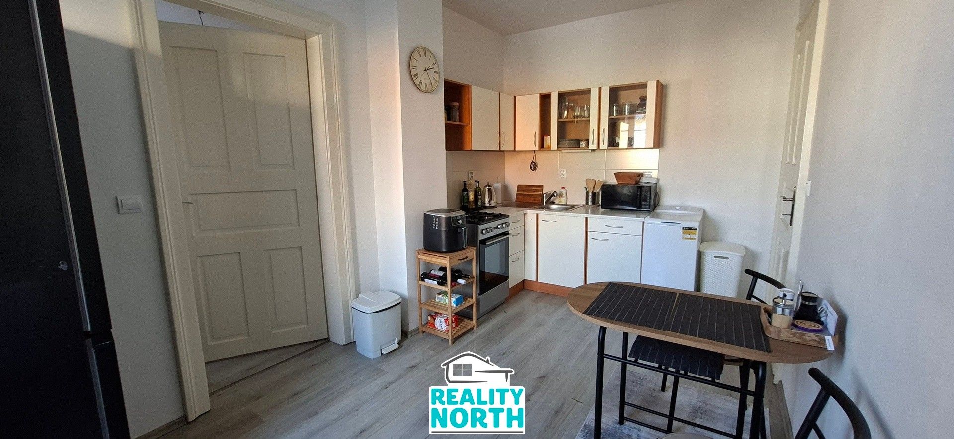 1+1, El. Krásnohorské, Děčín, 33 m²