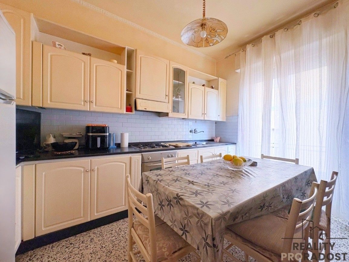 Prodej byt - 987 66, Zahraničí