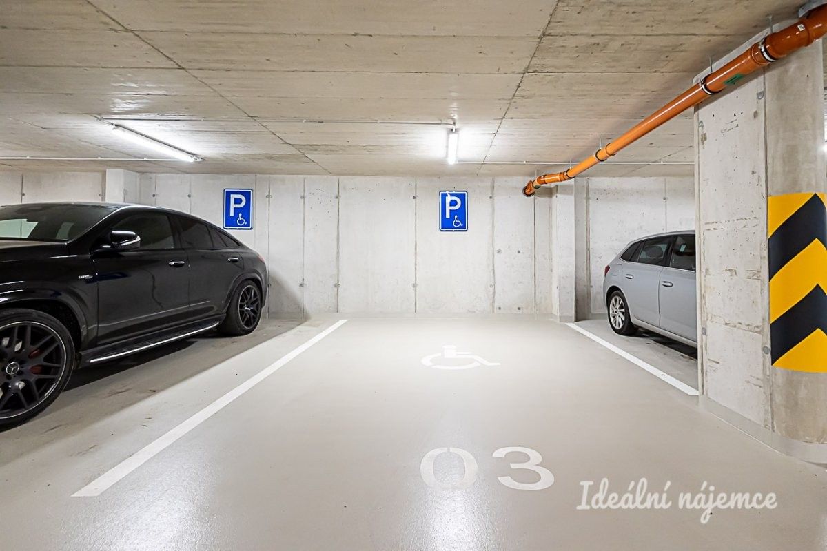 Pronájem byt 1+kk - Milánská, Praha, 39 m²