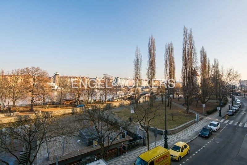 Byt · 193 m² · Janáčkovo nábřeží 713, Praha Smíchov - 4