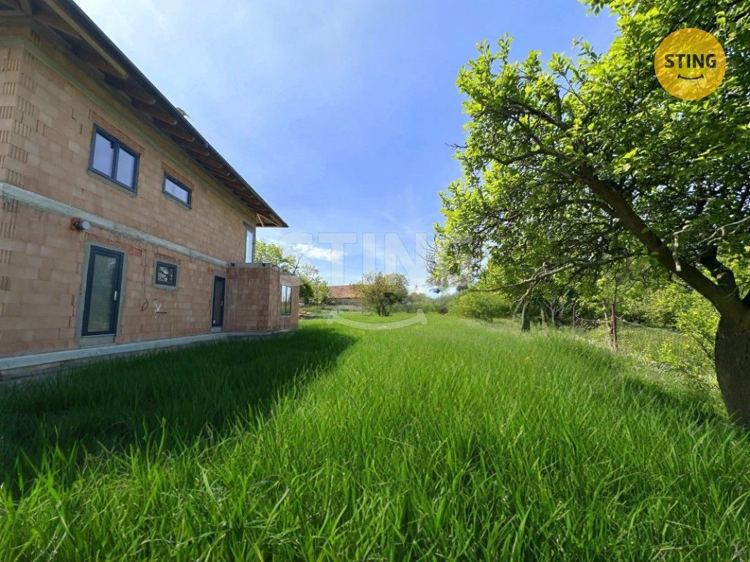 Prodej rodinný dům - Krhov, 285 m²