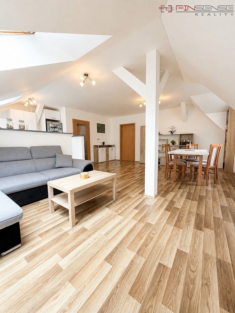 Byt 4+kk · 107 m² · Kostomlaty nad Labem, okres Nymburk, Středočeský kraj - 3