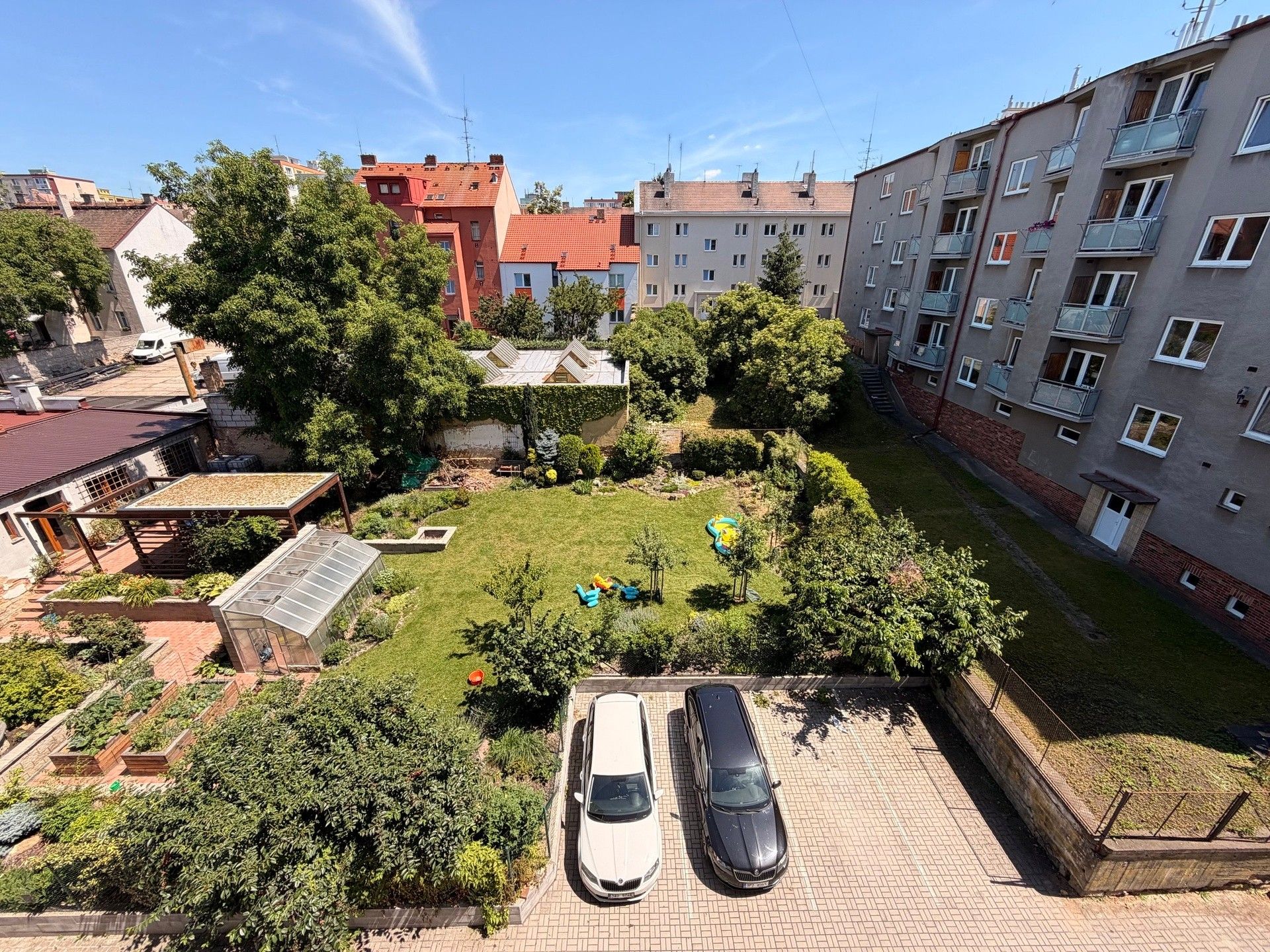 Garáže, Živnostenská, Plzeň, 15 m² - 1