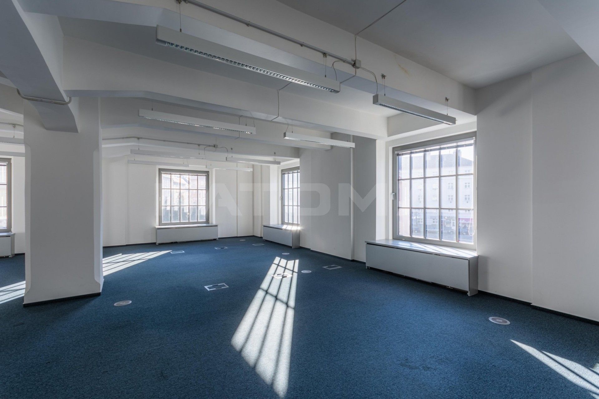 Pronájem kancelář - Jankovcova, Praha, 226 m²