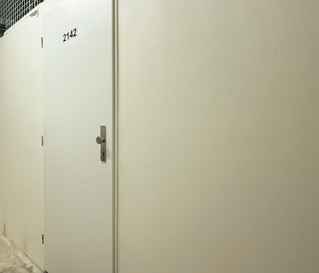 Sklady, Praha, 180 00