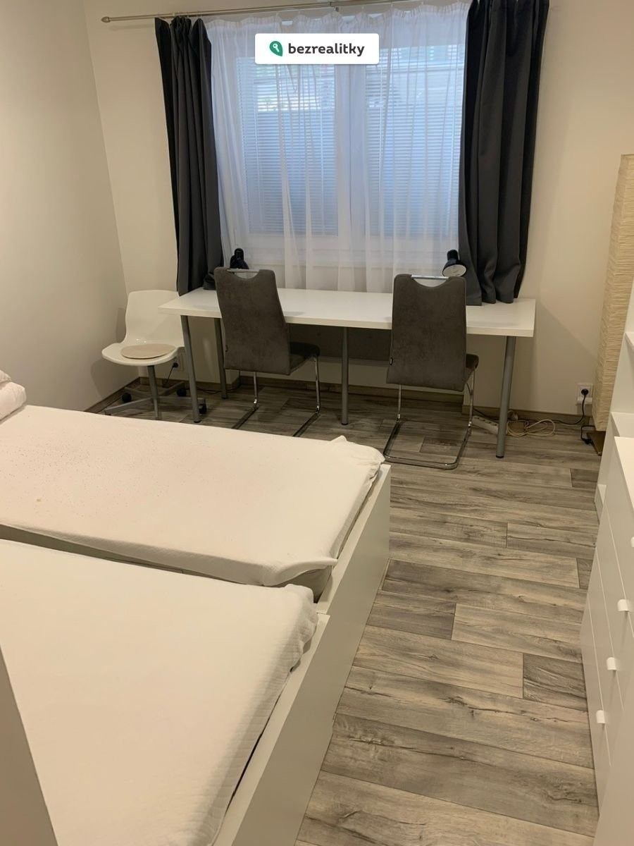 2+kk, Ruská, Praha, 38 m²