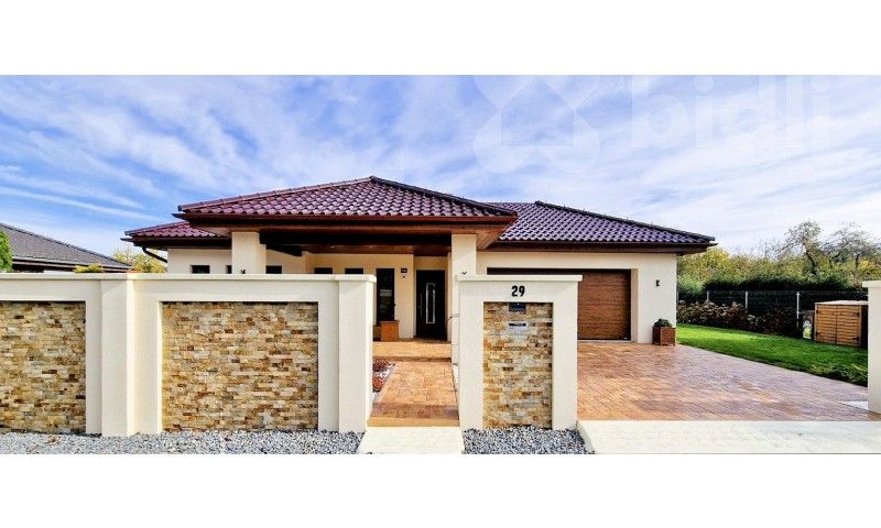 Vily, Lužická, Šternberk, 220 m²