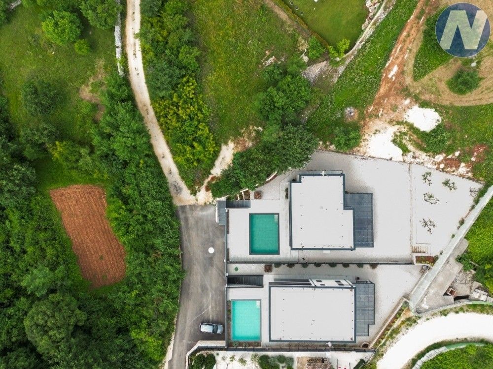 Prodej rodinný dům - 987 66, Zahraničí