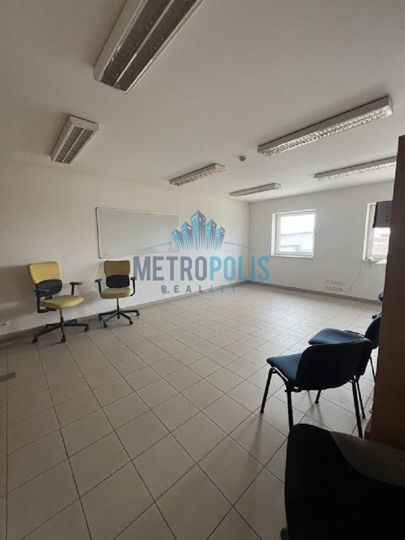 Kanceláře, Pražská, Nehvizdy, 28 m² - 1