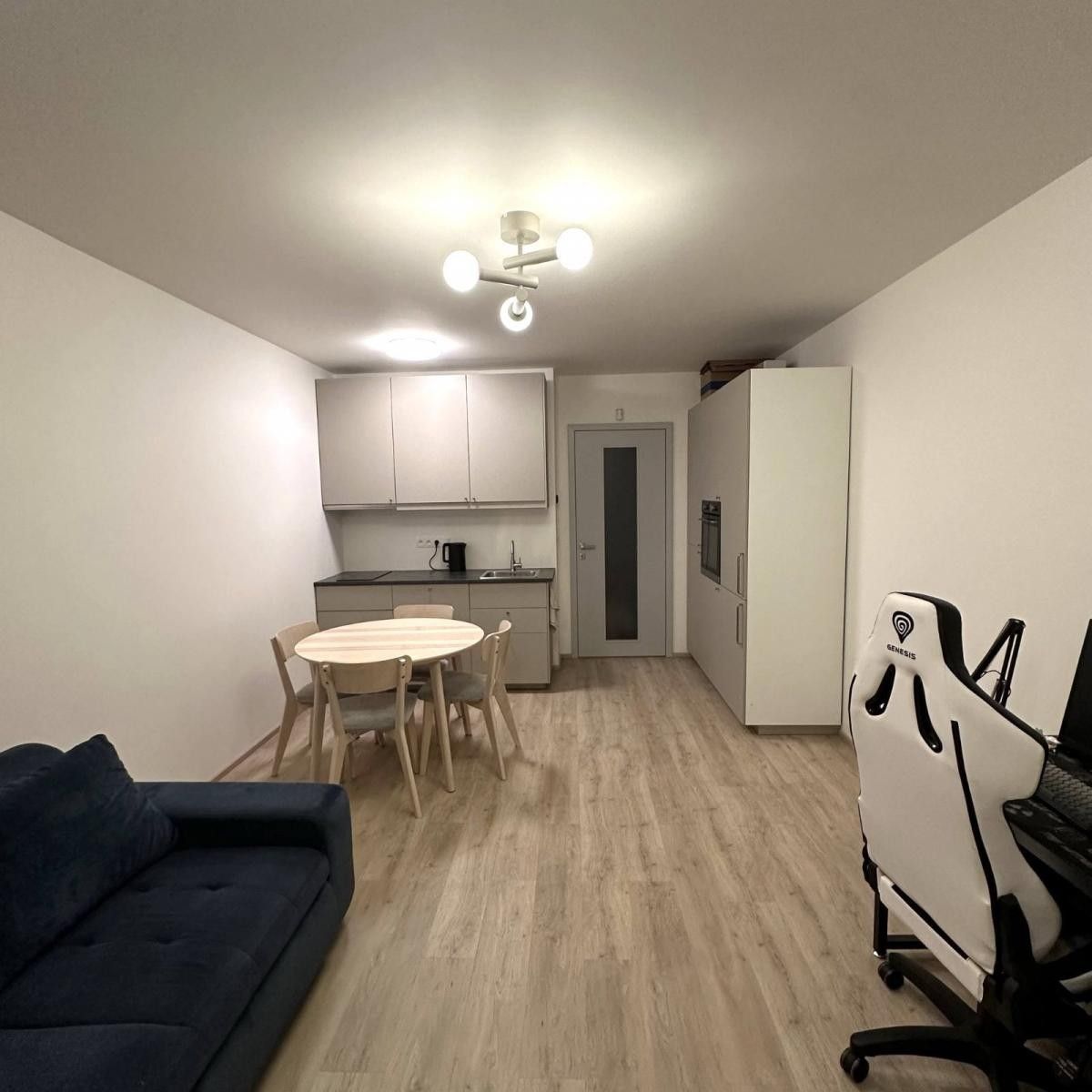 1+kk, Výstavní, Praha, 33 m²