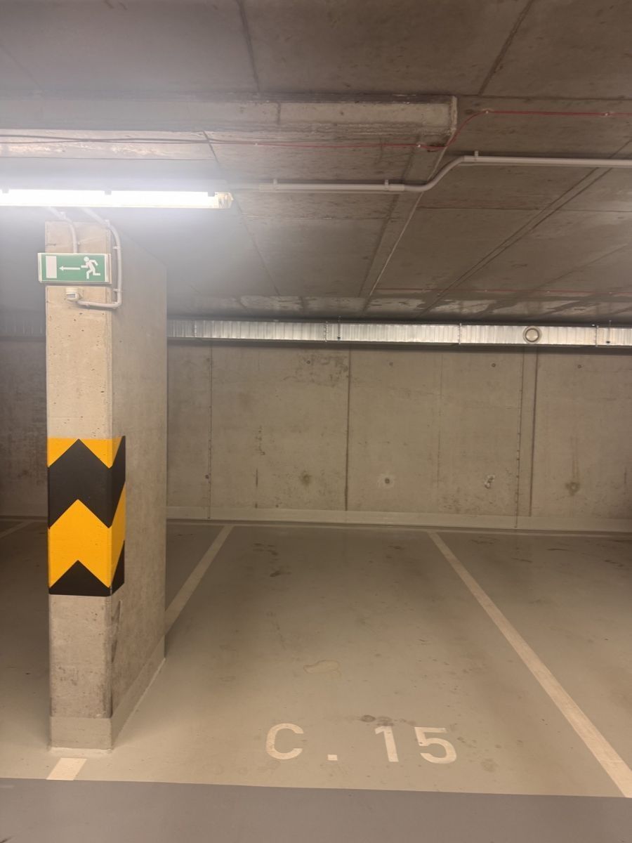 Garáže, Nekvasilova, Praha - Karlín, 14 m²