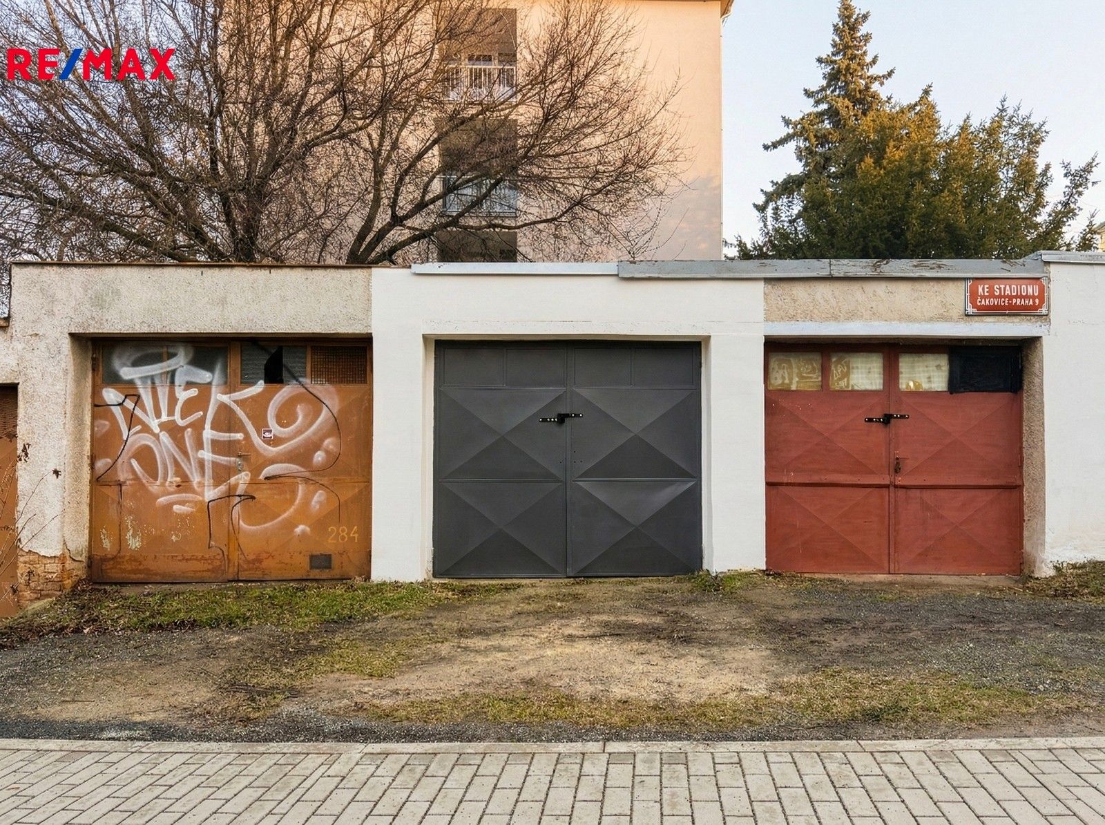 Garáže, Ke stadionu 855, Praha, 16 m²