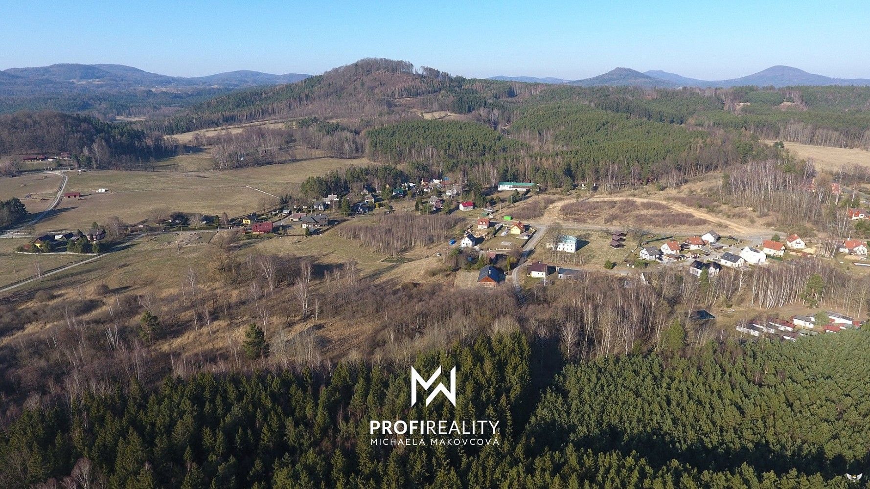 Zemědělské pozemky, Radvanec, okres Česká Lípa - 1