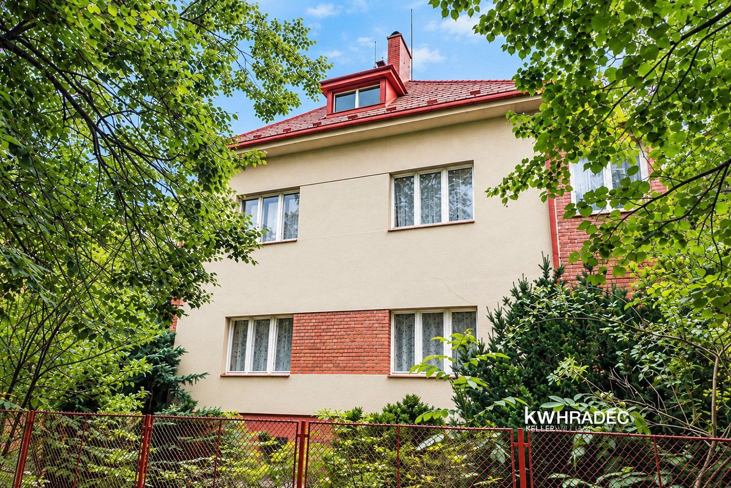 Rodinné domy, Nezvalova, Hradec Králové, 370 m² - 2