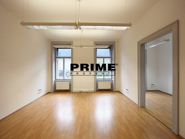 Pronájem kancelář - Štefánikova, Praha, 70 m²