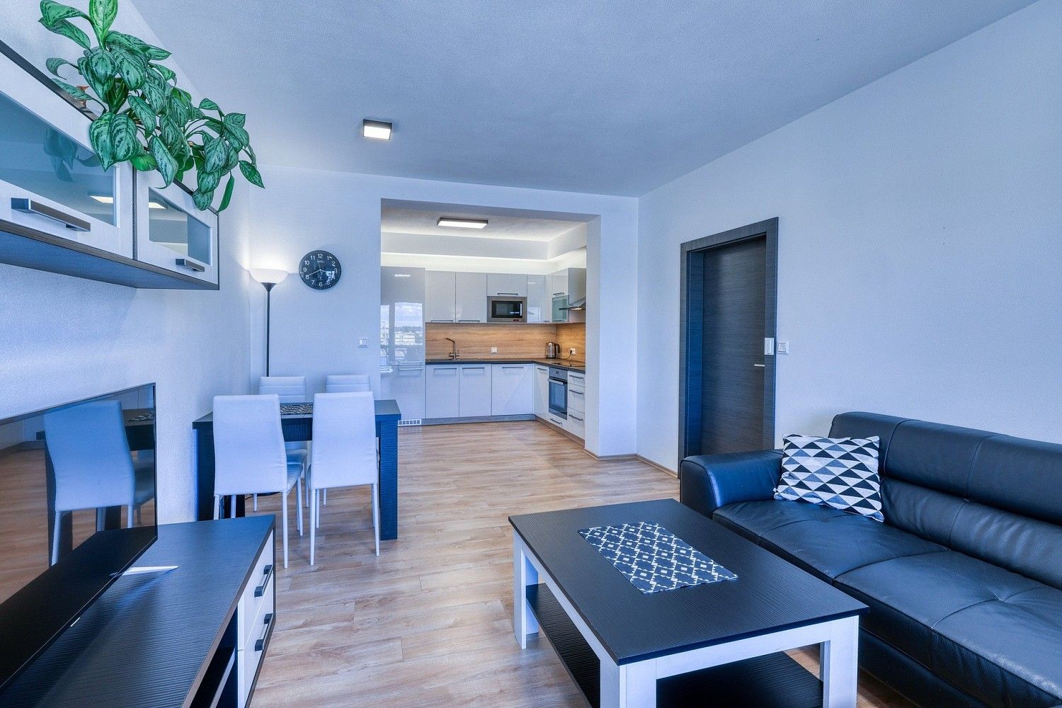 2+kk, Plzeň - Jižní Předměstí, okres Plzeň-město, Plzeňský kraj, 52 m² - 1