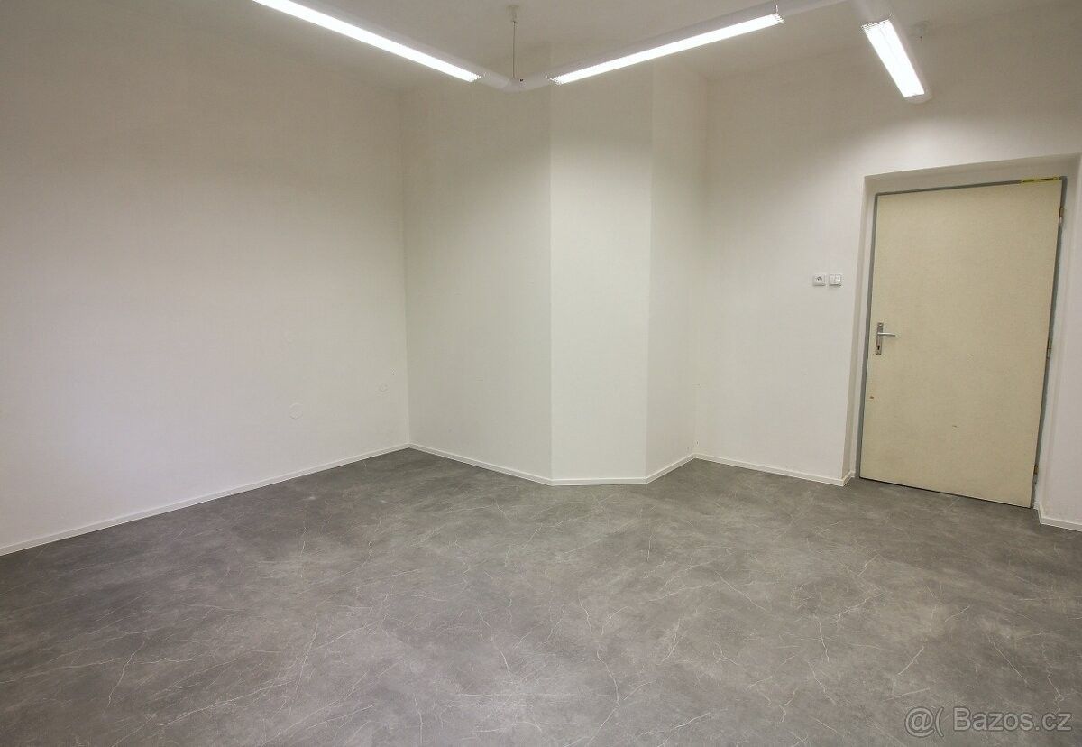 Pronájem obchodní prostory - Chrudim, 537 01