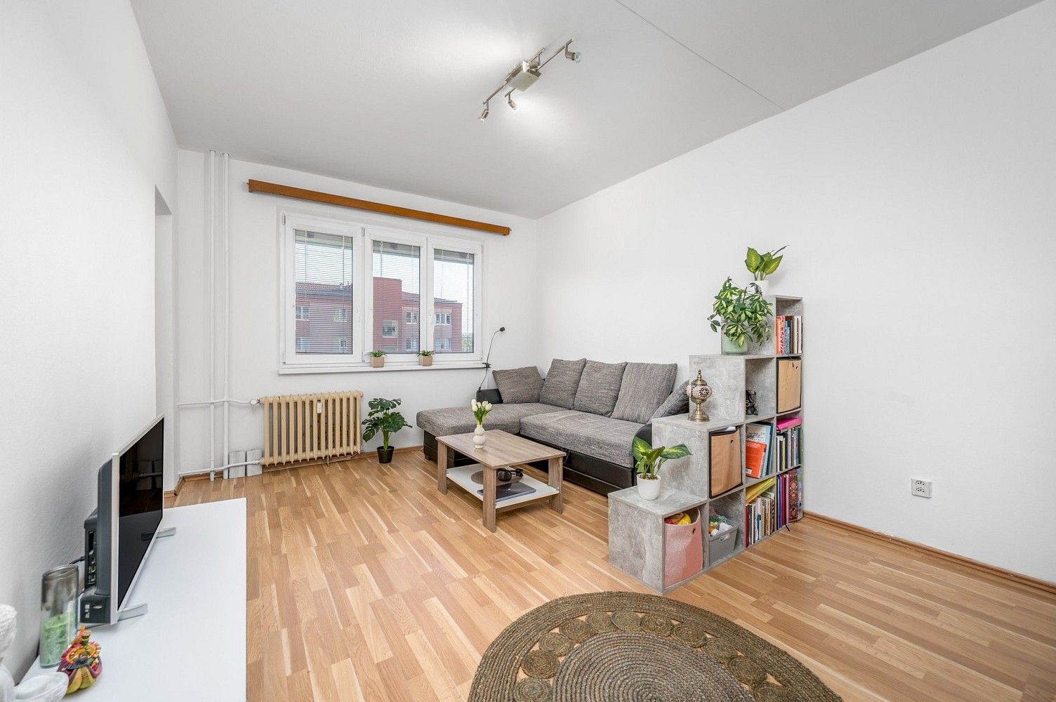 Pronájem byt 2+kk - Jasmínová, Praha 10 - Záběhlice, 34 m² - 2