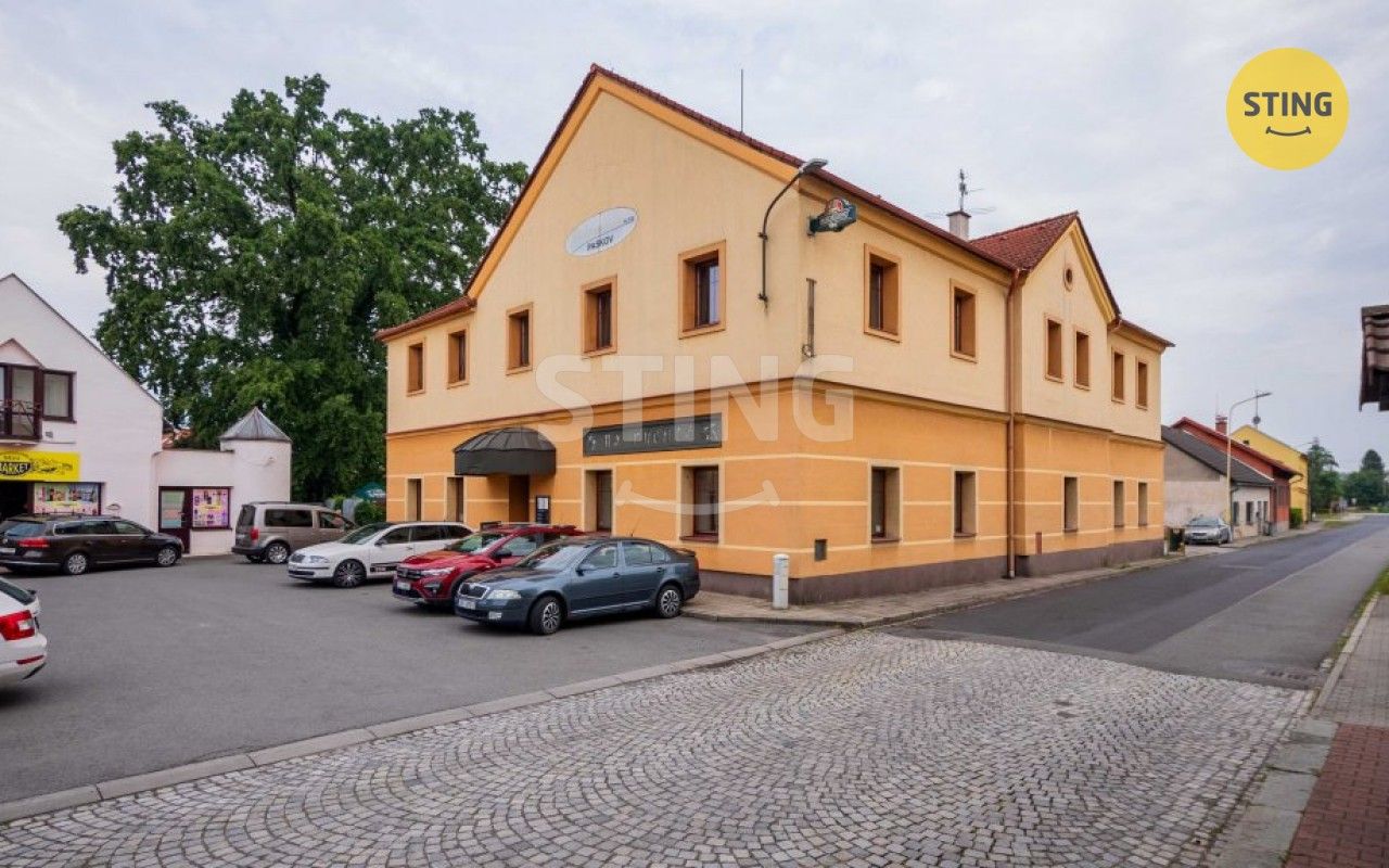 Restaurace, Náměstí, Paskov, 500 m² - 2