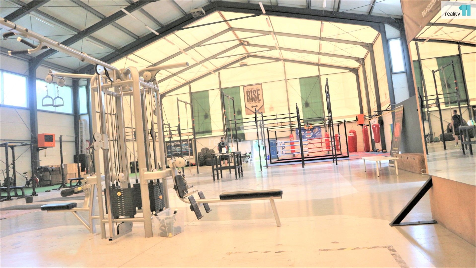 Pronájem obchodní prostory - Jaroňkova, Ostrava, 1 000 m²