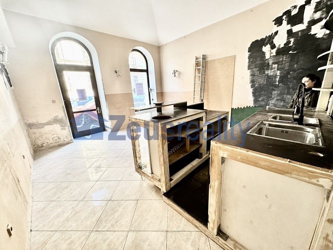 Obchodní prostory · 60 m² · Praha - Smíchov, okres Praha 5, Hlavní město Praha - 3