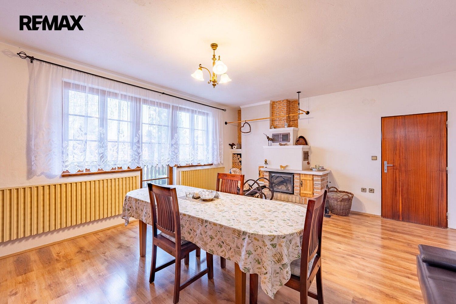 Rodinné domy, Jevišovka, okres Břeclav, 248 m² - 1