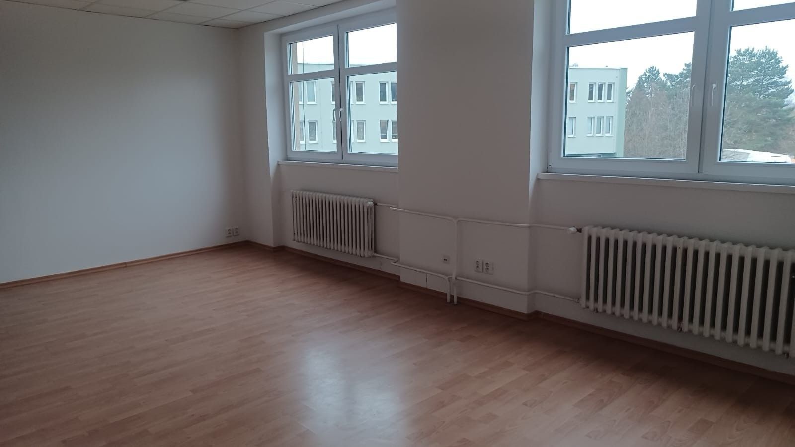 Obchodní prostory · 25 m² · Pod Hájem, Králův Dvůr - Králův Dvůr, Středočeský kraj - 3