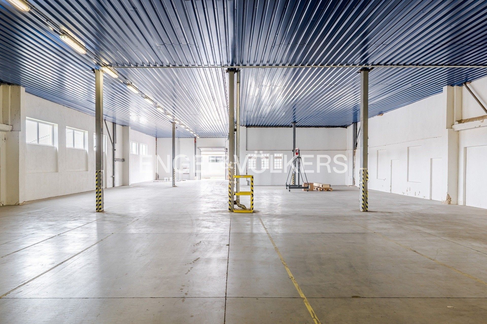 Sklady, Prof. Seemana, Vysoké Veselí, 1 m²