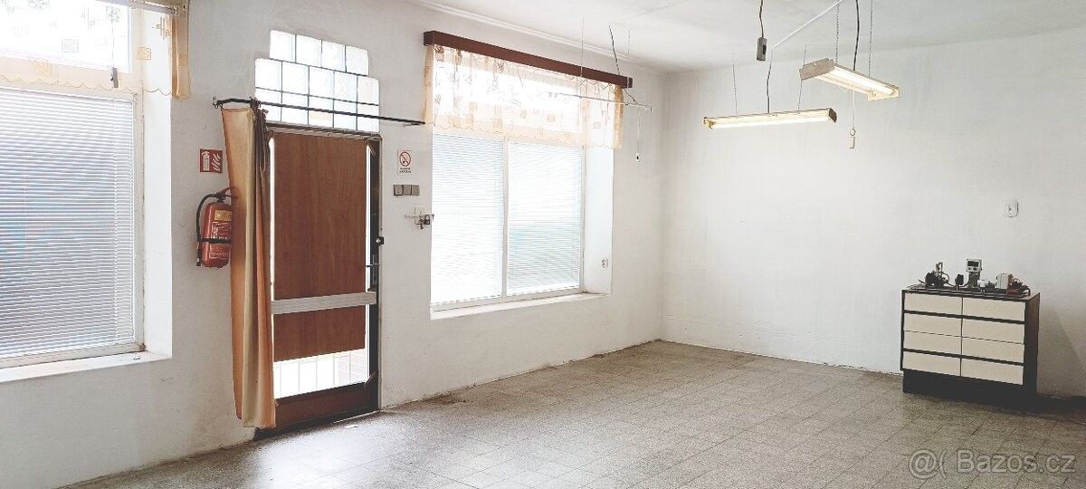 Pronájem obchodní prostory - Loukov, 768 75