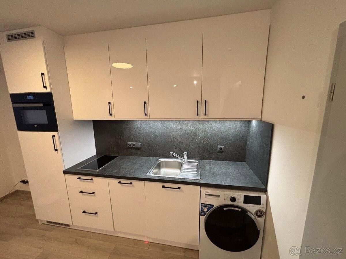 Byt 1+kk · 30 m² · Litovická, Praha - 4