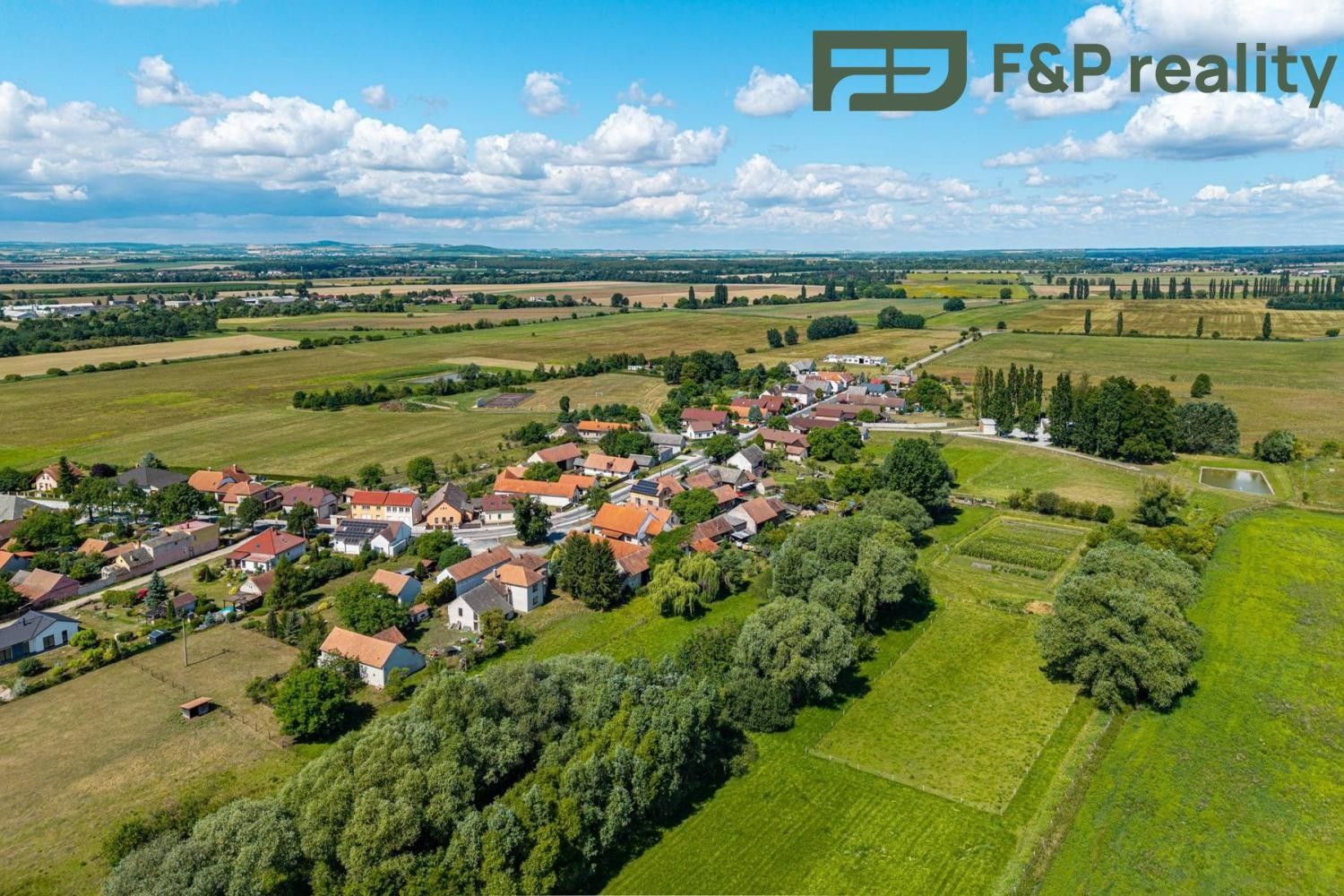 Pozemek pro bydlení, 592 m²