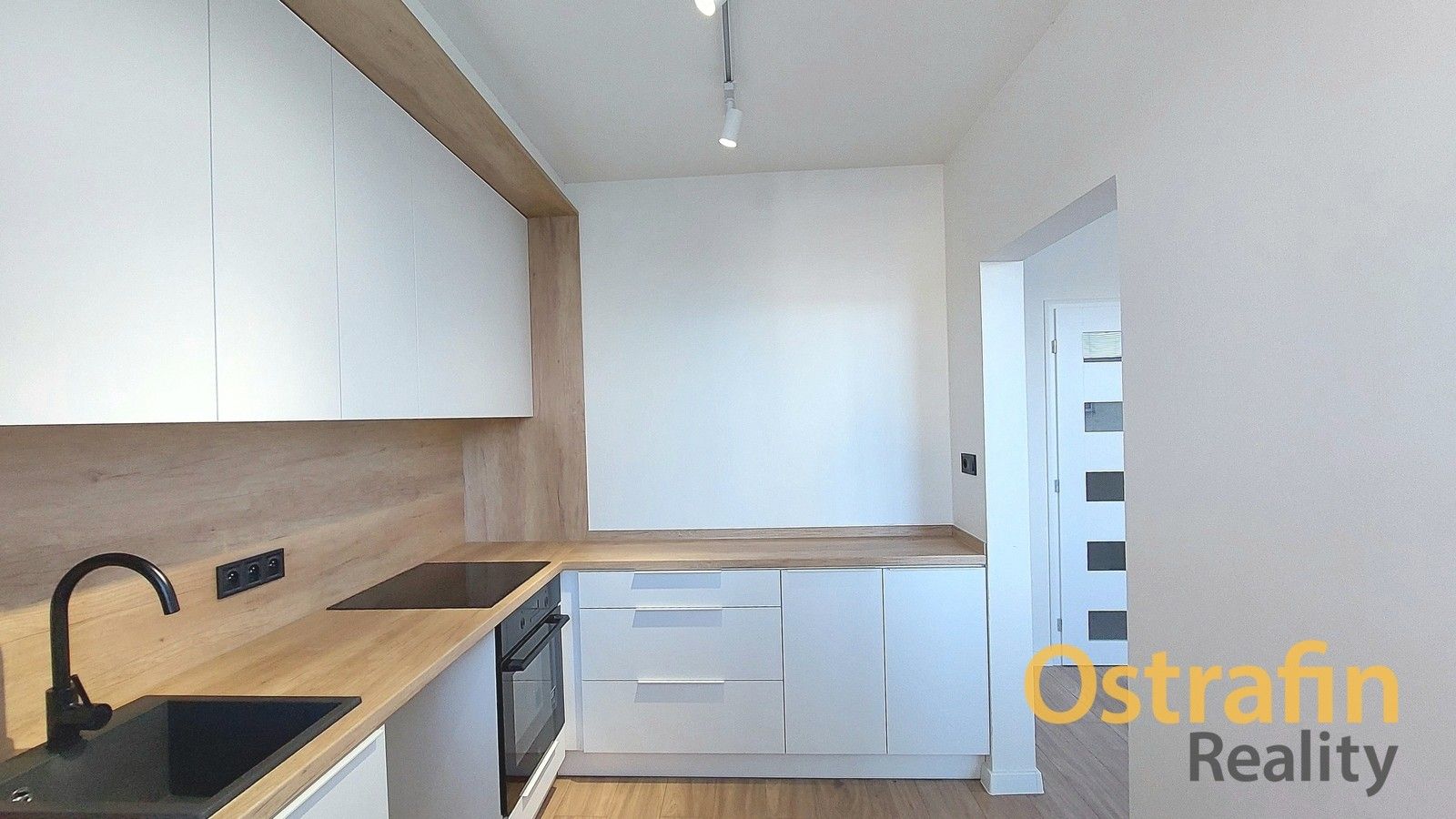 Pronájem byt 2+1 - Oskara Motyky, Ostrava, 44 m²