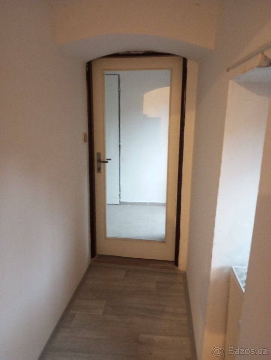 Pronájem byt - Velké Poříčí, 549 32