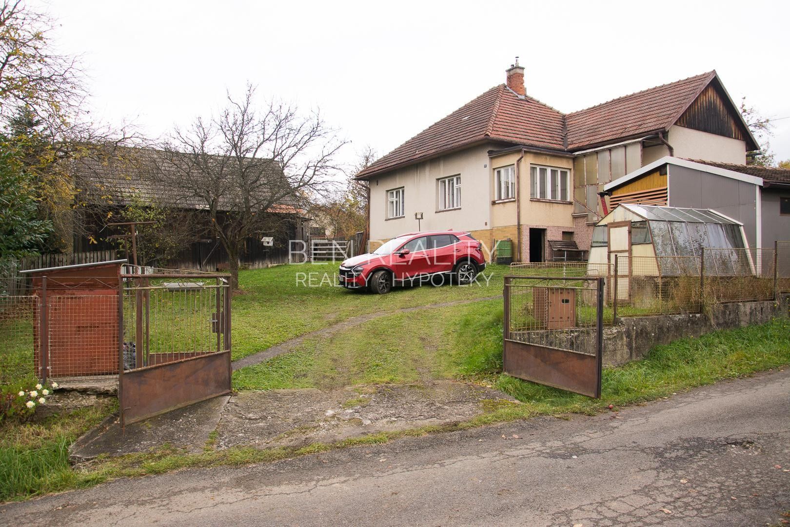 Rodinné domy, Újezd, 90 m²