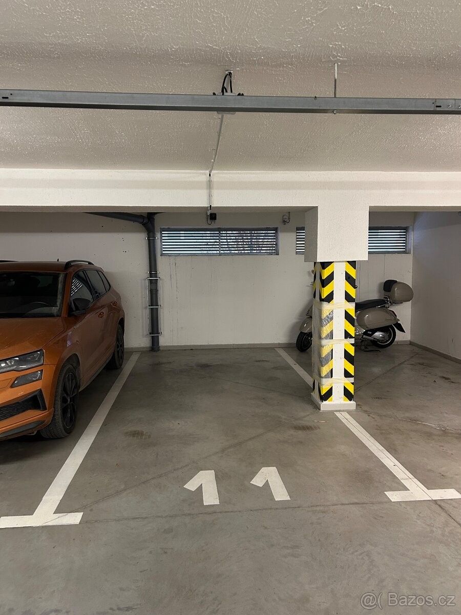 Garáže, Brno, 641 00