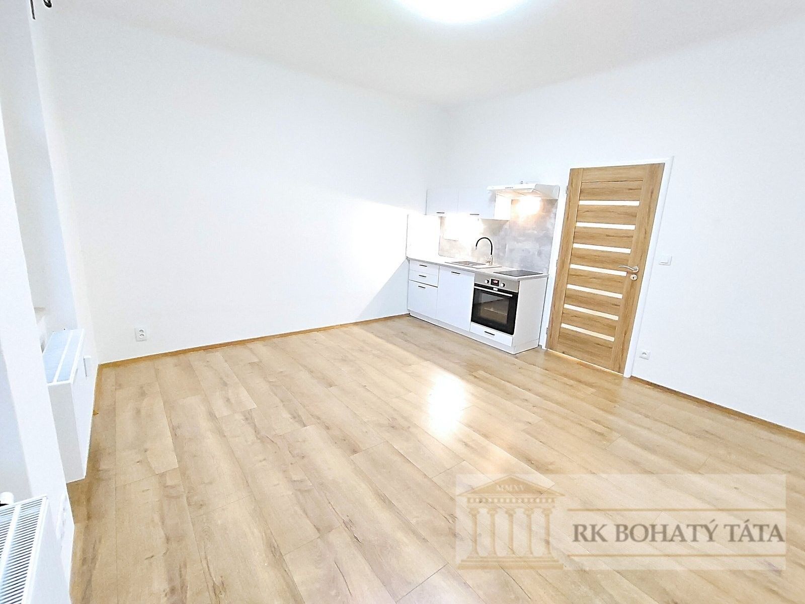 Pronájem byt 1+kk - Nad hradním potokem, Praha, 25 m²